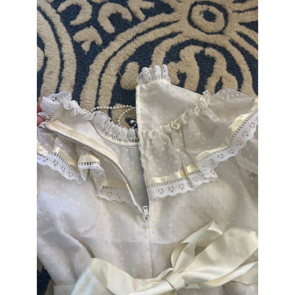 Vintage First Communion Easter White Short Sleeve Lace Dress with Veil - Picture 9 of 12